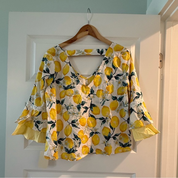 Love on a Hanger Lemon Print Blouse - Yellow and White - Picture 2 of 4